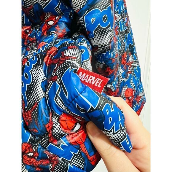 Spider-Man Jacket - Picture 6 of 10